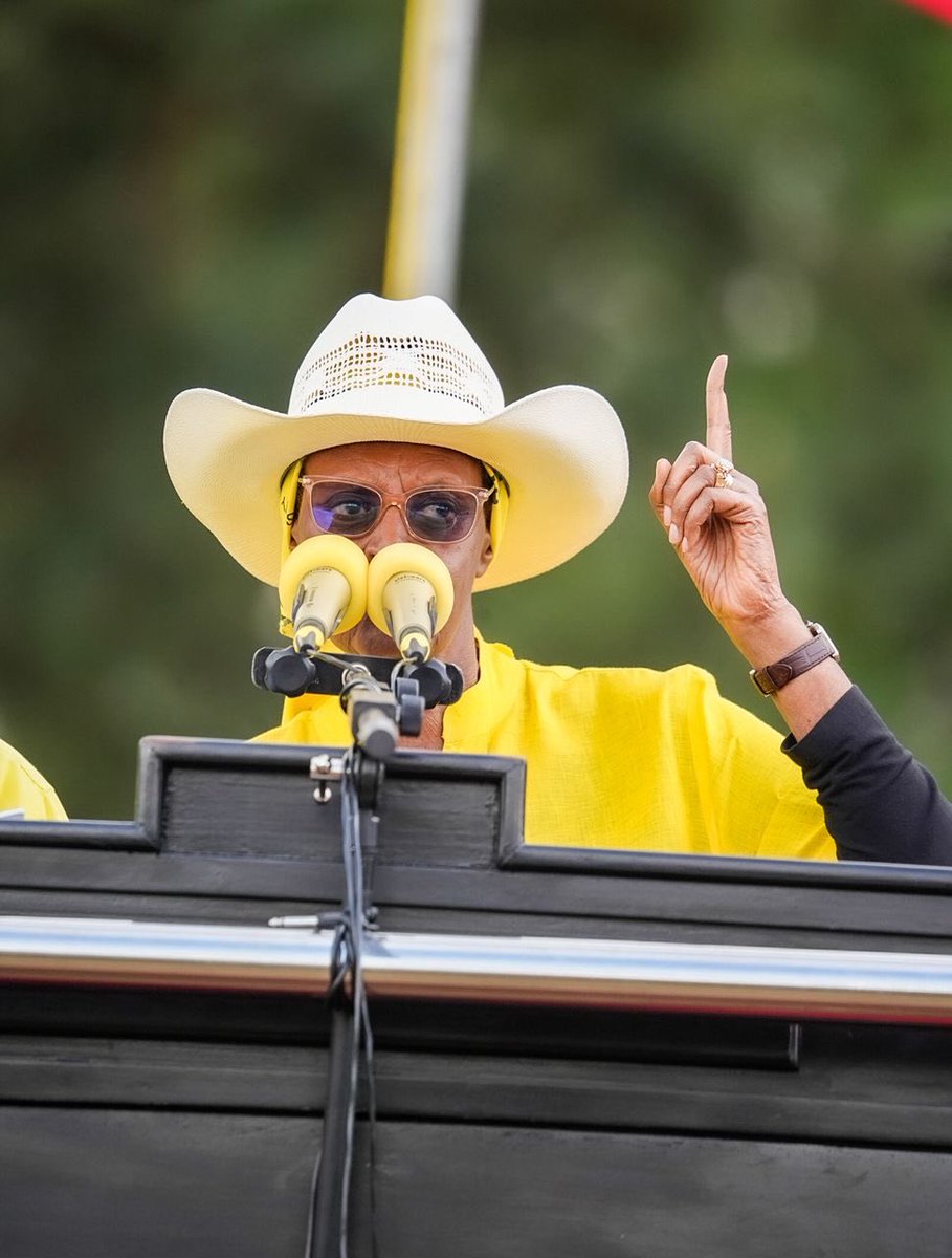 EngJonard's tweet photo. Mama , the first lady today asked the people of nebbi and zombo to strengthen their spirits to supporting NRM and voting H.E kaguta museveni  , if ugandan must be as peaceful and developmental as it is at the moment and also to continue with the transformation. https://t.co/j71HyX3dCm