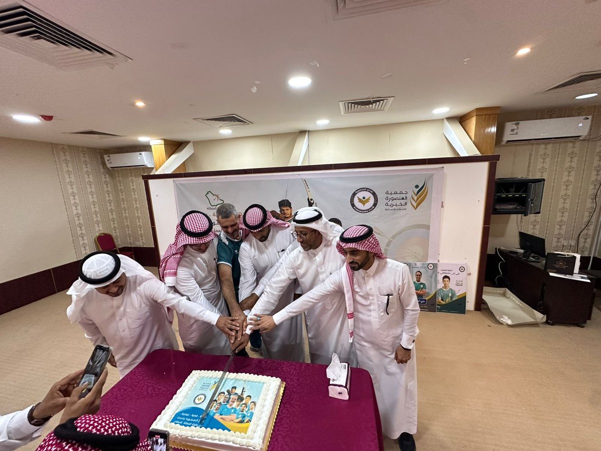 ibmoalnasser's tweet photo. أقامت جمعية المنصور  السبت 11 أكتوبر 2025م حفلًا تكريميًا في قاعة الجمعية، بحضور أعضاء مجلس إدارة الجمعية والنادي ومنسوبيهم والداعمين ومحبي النادي والمتطوعين احتفاءً بإنجاز نادي المنصورة الرياضي للسهام بعد تحقيقه ثلاث ميداليات في بطولة المملكة للسهام
@j_almansoura
@ALMANSORACLUB https://t.co/ll9evhD7GE