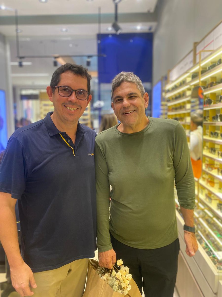 JailsonBrito23's tweet image. Visita ilustre, grande Rubro-negro,  ídolo da nação e ser humano ímpar, grwnde abraço ídolo @joaoguilherm