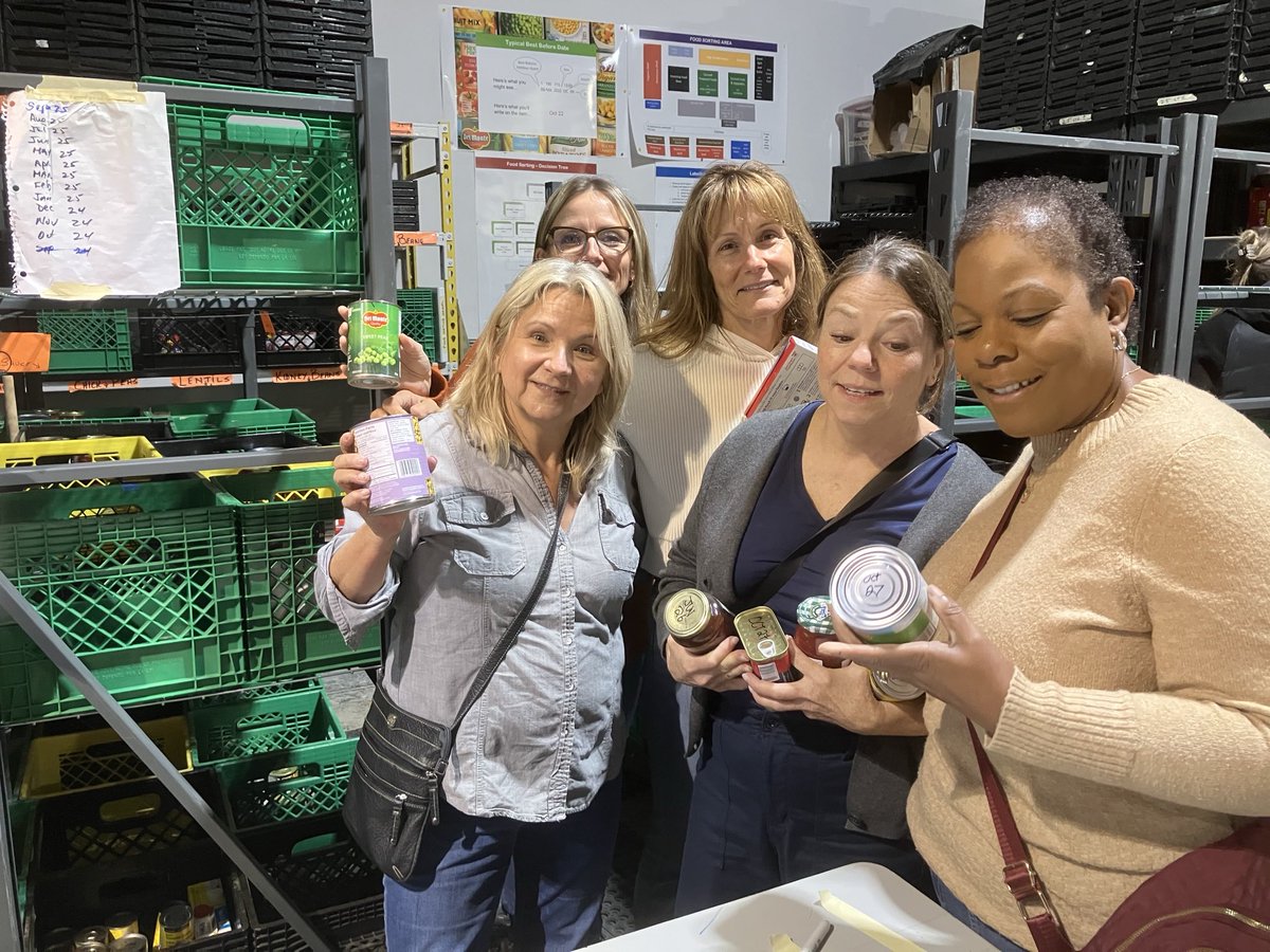 Happy Thanksgiving from @marklion14 and ⁦<a href="/CompassionSocie/">Compassion Society</a>⁩