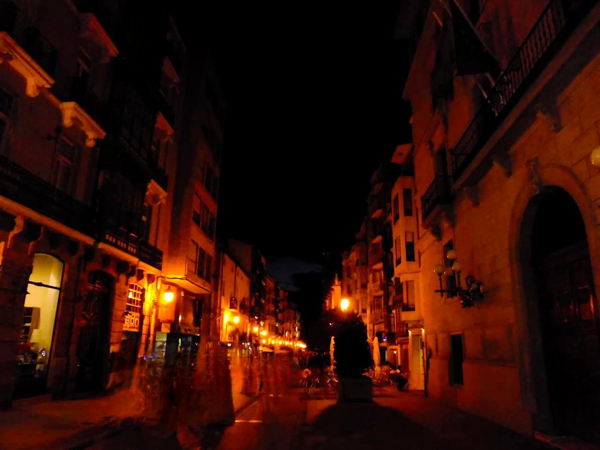 STARMAFIABOY's tweet image. Into the night #logroño #saturday #goodtimes