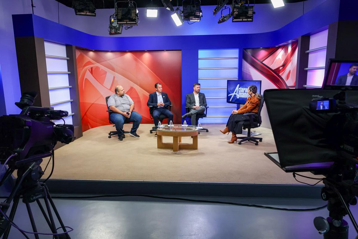 CCE DURANGO (@ccedgomx) on Twitter photo 📺 En entrevista por <a href="/canal10durango/">Canal10durango</a>, nuestro Presidente <a href="/montelongo_raul/">Raul Montelongo Nevarez</a> habló sobre la realidad económica de #Durango y los retos que enfrentan algunas franquicias y negocios.
Se destacó la importancia de trabajar unidos para fortalecer la economía local. 📺 En entrevista por <a href="/canal10durango/">Canal10durango</a>, nuestro Presidente <a href="/montelongo_raul/">Raul Montelongo Nevarez</a> habló sobre la realidad económica de #Durango y los retos que enfrentan algunas franquicias y negocios.
Se destacó la importancia de trabajar unidos para fortalecer la economía local.
