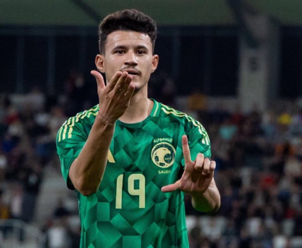 🚨🚨🚨🚨🚨🚨 عاجل :

غياب عبدالله الحمدان عن تدريبات المنتخب اليوم وذلك بسبب تعرضه لـنزله برد ..