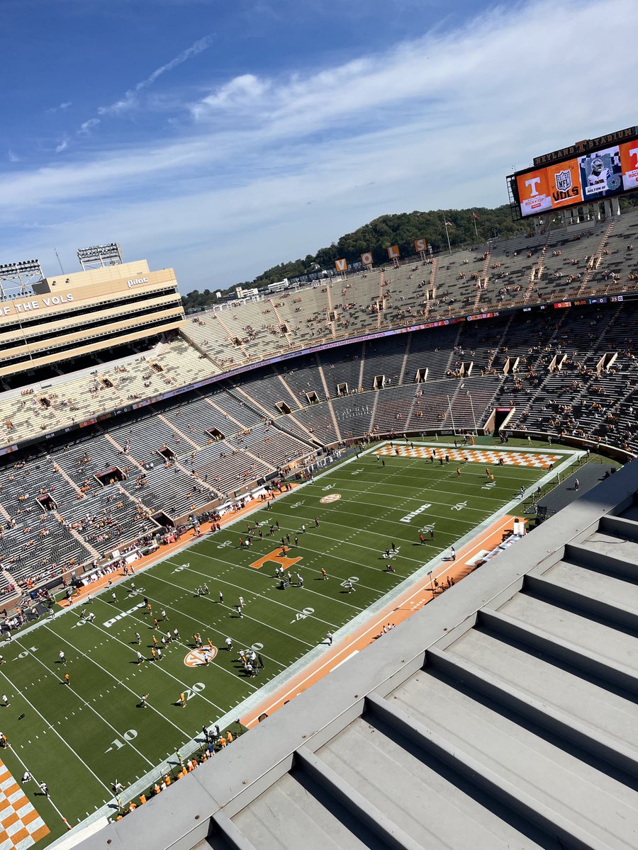 AbleMass's tweet photo. It’s good to be home, #VolNation.
#TheHouseTheGeneralBuilt
#VFL
#GBO
#VOLSPyroCrew
#PyroJesus https://t.co/plFaIkcKsl