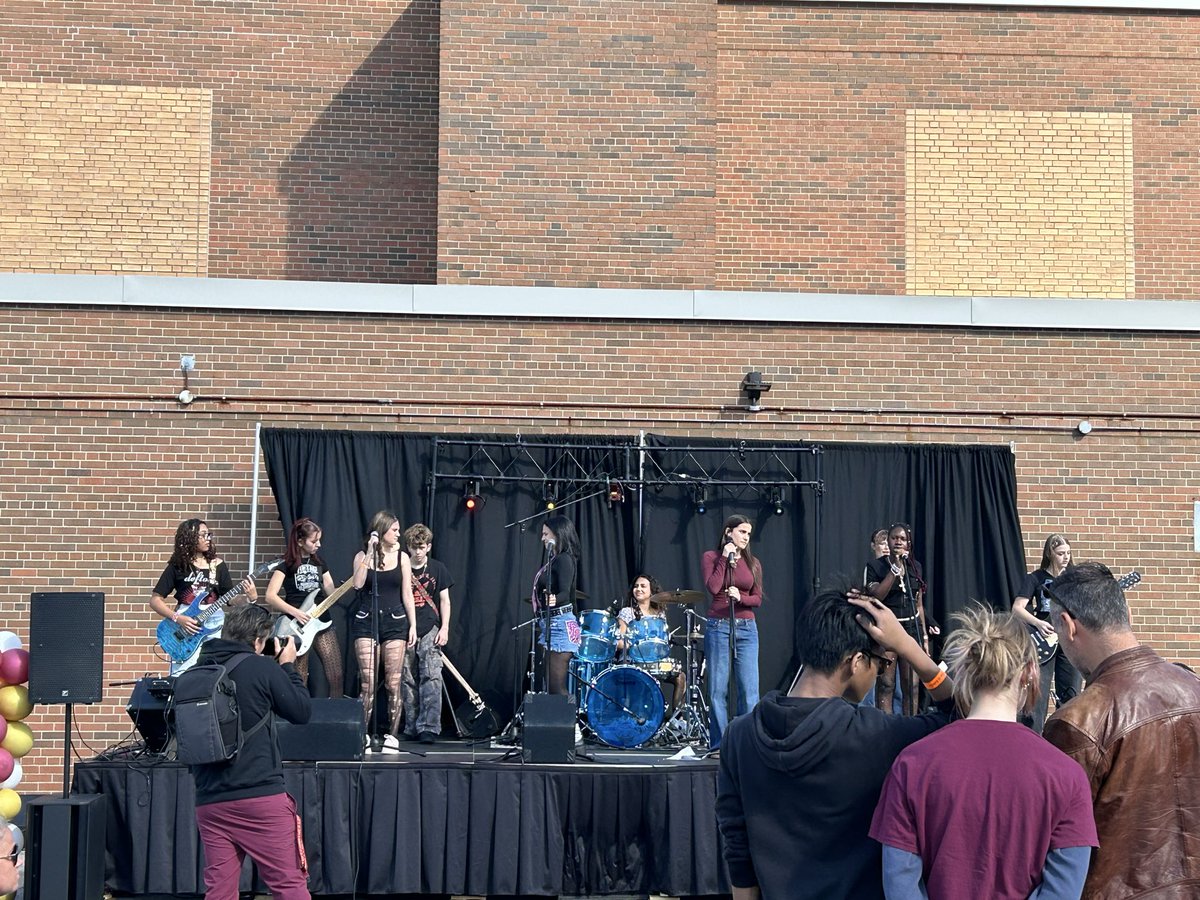 SJB principal tweet media