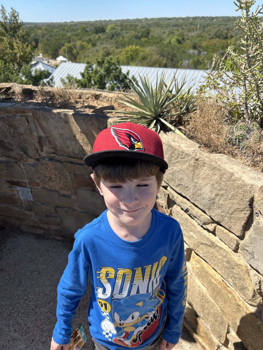 WilliamMacdani1's tweet photo. Season turnaround incoming? Sending positive vibes from just-as-hot-and-sunny Austin, TX. Maybe it’s a sign!? Go Cards! https://t.co/BNlEJeeFIY