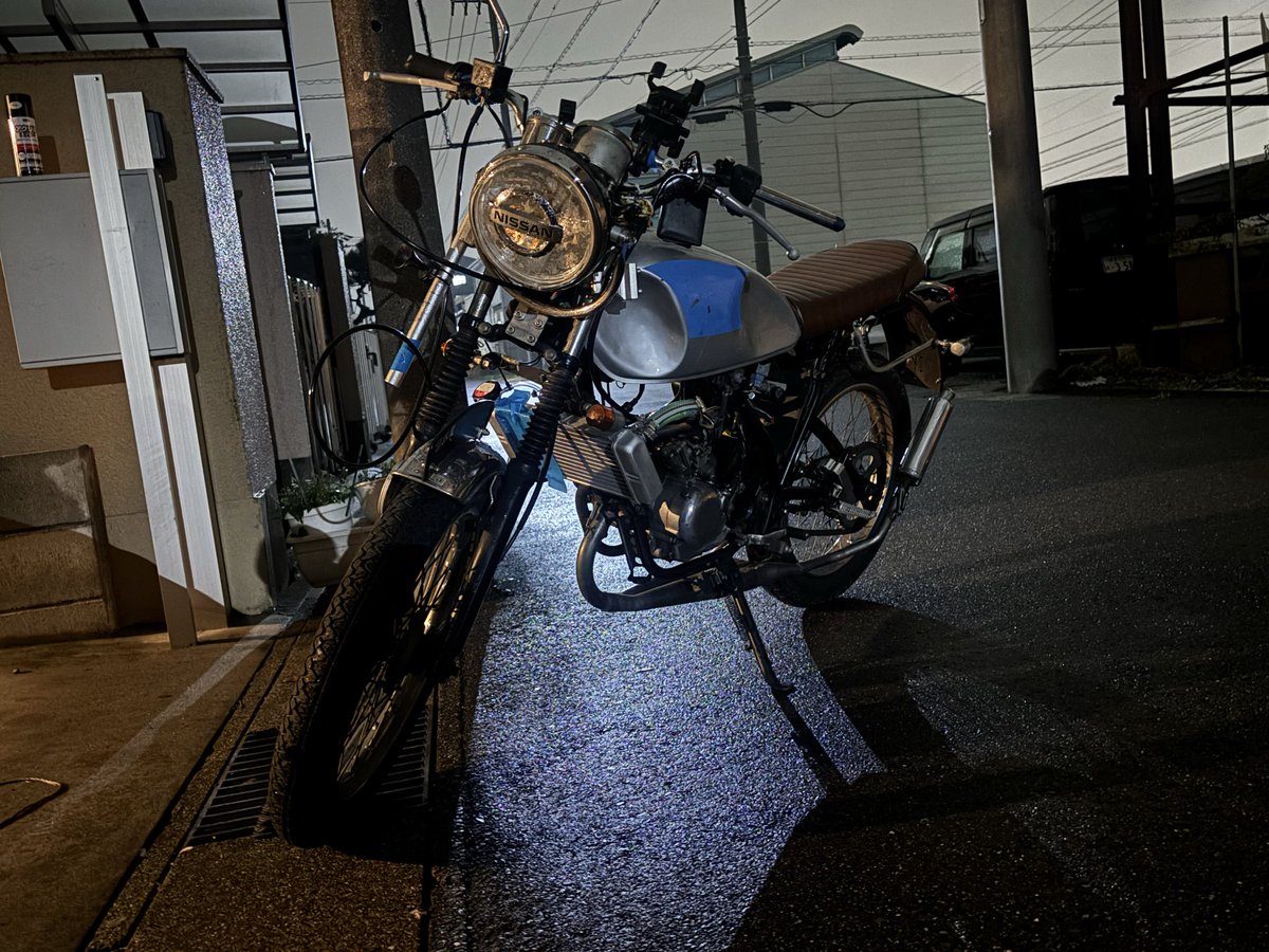 hadrp07's tweet photo. どうしたらキレイにに撮れるのだろうか、まず車体を綺麗にしなきゃだめか？  #RZ50  #RZ70  #TZR50R  #2st  #70CC https://t.co/8DpOnmmG1H