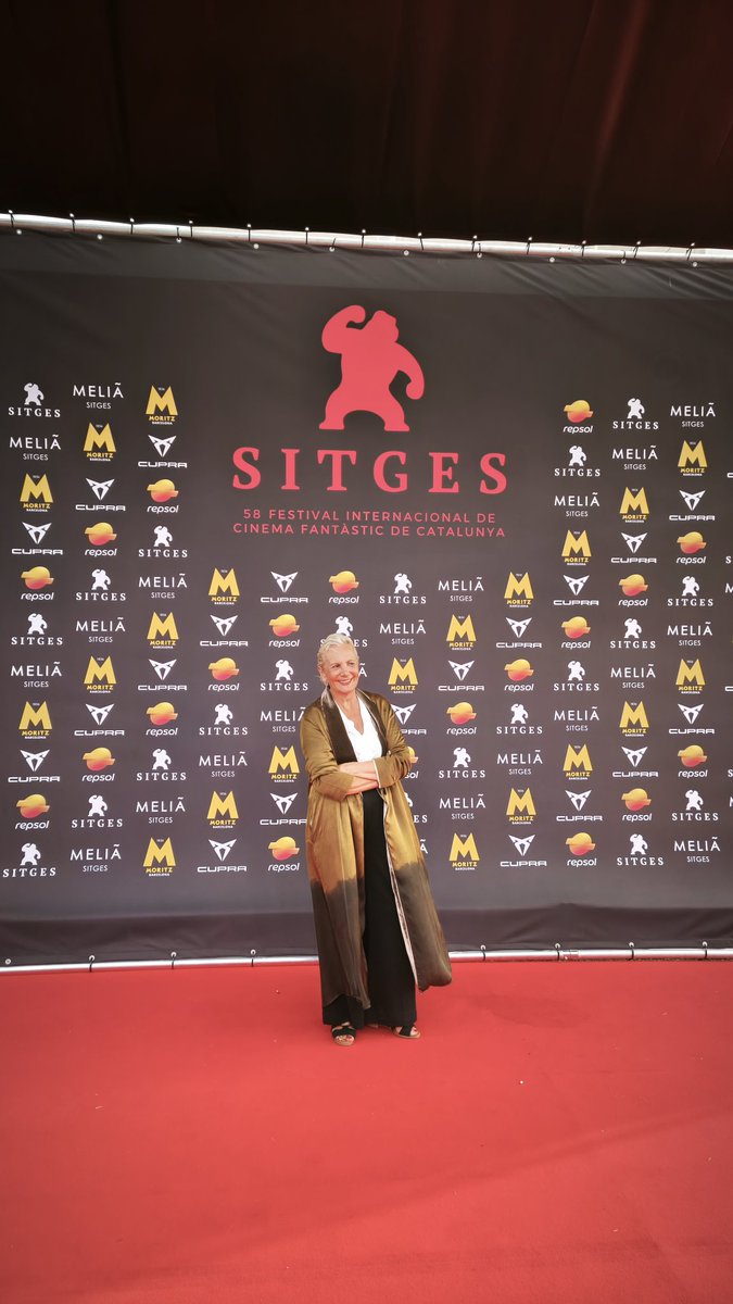 La noche ya ha alumbrado en #Sitges2025 con la première mundial de #Gaua, lo nuevo de Paul Urkijo.

🍿 14 de noviembre estreno solo en cines.