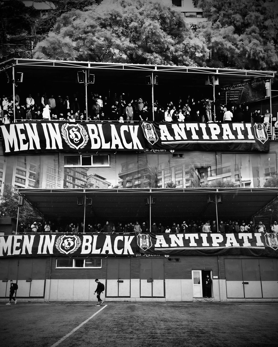meninblack1903's tweet image. BEŞİKTAŞ - galatasaray U17 football match  BEŞİKTAŞ - Grk Tikves handball match  11.10.2025

#besiktas #menınblack
