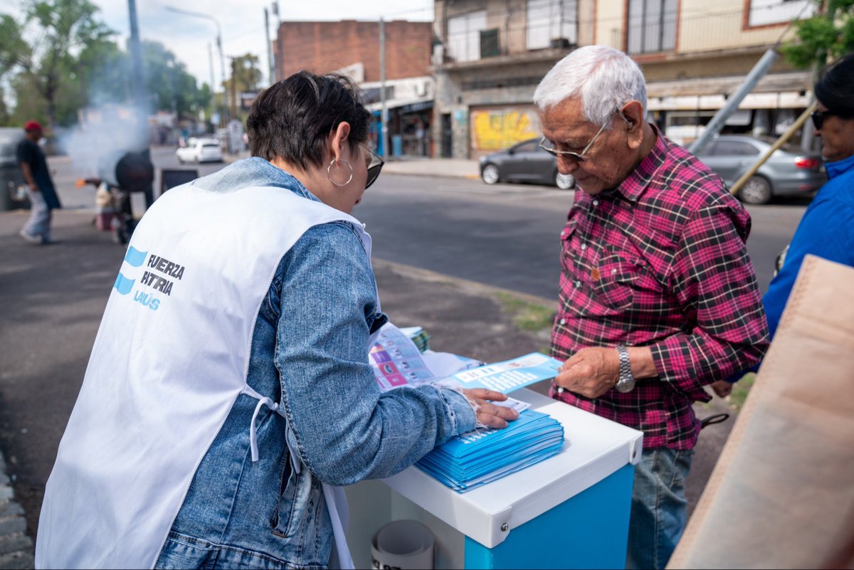 En Lanús, tenemos la fuerza para frenar a Milei.

El 26 de octubre acompañamos la lista de <a href="/FuerzaPatria_AR/">Fuerza Patria</a> encabezada por <a href="/JorgeTaiana/">Jorge Taiana</a> .

#CristinaLibre

✌️❤️