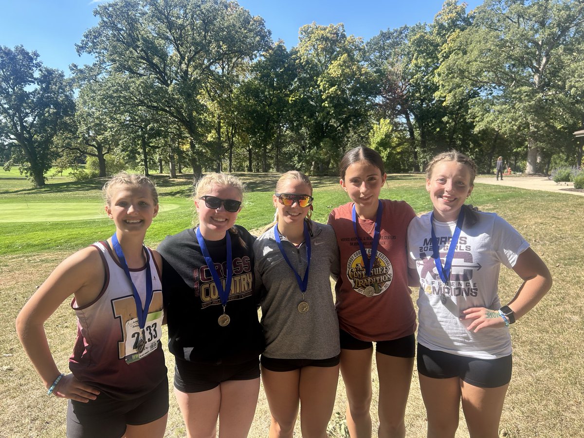 VB put 4 in top 6, 7 in top 22 to win the PC/Pontiac Invite!

VG put 5 in the top 26, 7 in first 31 to finish 2nd!

Open crew collected 10 medals!

14 PR and 7 SB on a 3.05-mile course!

Can’t wait for Championship Season!