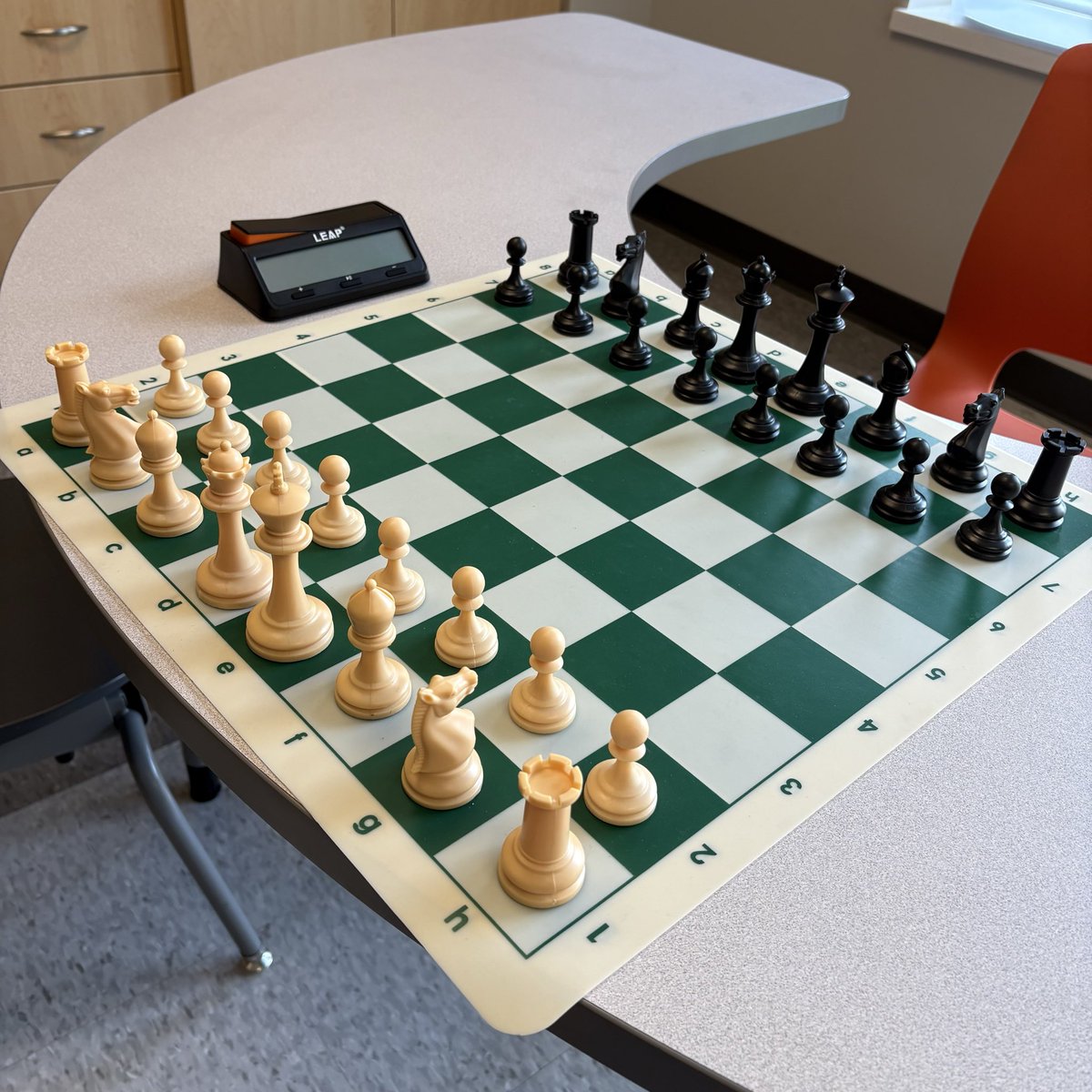 KJVliteracy's tweet image. Rogue&apos;s Gallery vs. Twin Rooks chess clubs match-up.

Blitz (as usual), 6 minute + 3 second delay (increment).
#CHESS