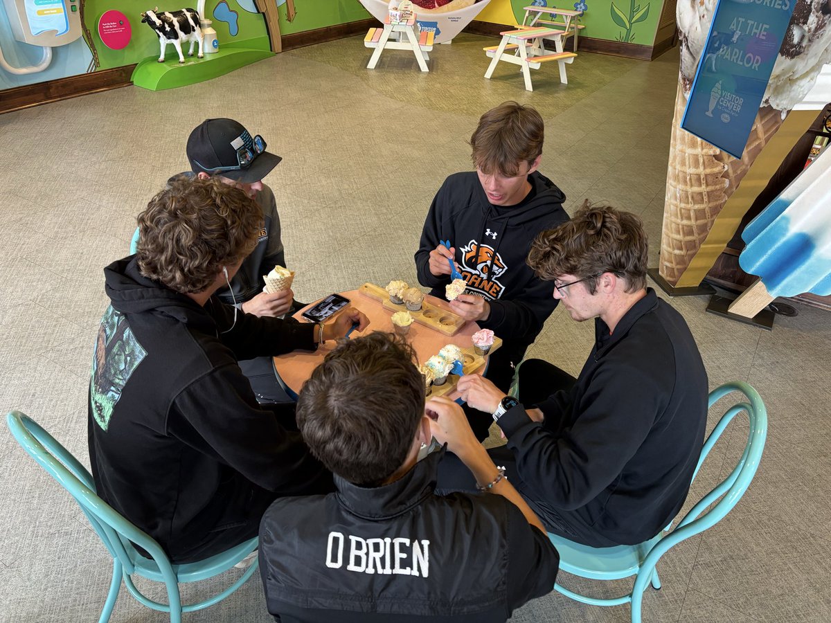 Scoop_DoaneTF's tweet photo. After some terrific performances at the #DordtInvite, we definitely earned a trip to the Wells Blue Bunny Ice Cream Museum! #DoaneXC https://t.co/BjoYl4DanW