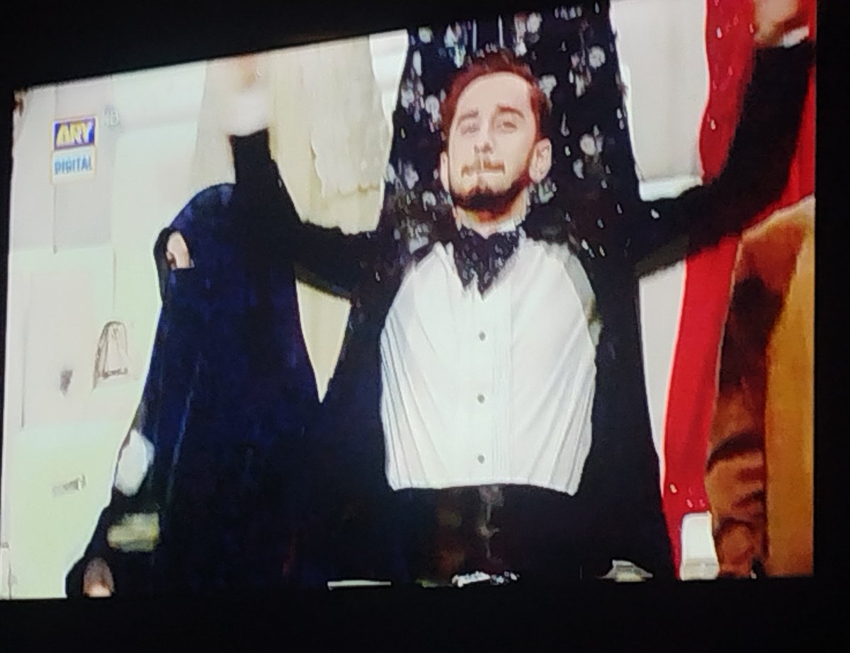 Omg the winning moments were so special this year ❤️❤️❤️❤️❤️❤️❤️❤️❤️❤️

#Tamasha4 #SaifAliKhan  

NAAM E SAIF KA SHOR