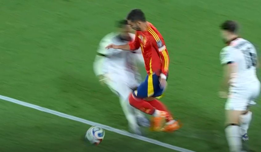 _ZonaDeportiva_'s tweet image. El árbitro dice que no hay ni falta ni penalti a Ferran Torres 🤣

#VamosEspaña | #CopaMundialFIFA | #EspañaGeorgia