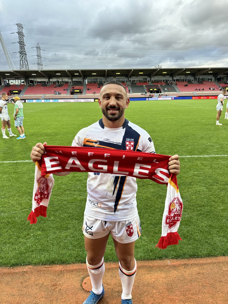 Ian Swire tweet media