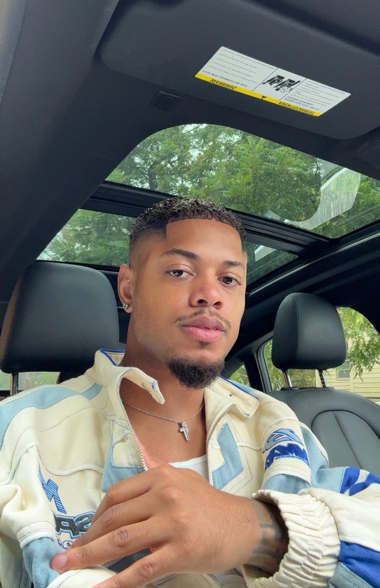 𝓒𝓲𝓷 tweet media