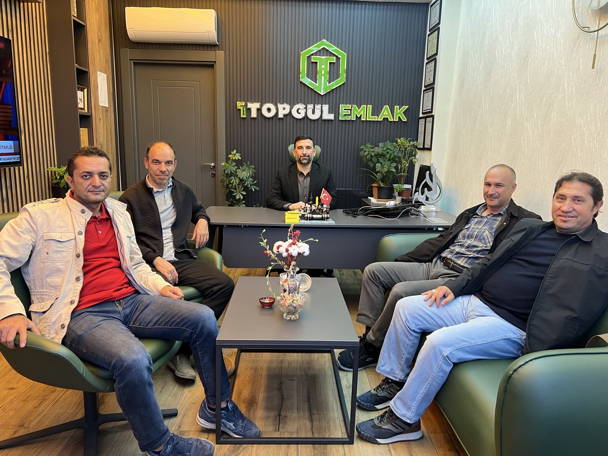 Sivas İHL’den sınıf arkadaşlarım GOP’da Gastroenteroloji Uzmanı Prof.Dr.Abdurrahman Şahin,SCÜ’de Pediatri Endokrinoloji Uzmanı Prof.Dr.Nurullah Çelik,Numune Hastanesinde Dr.Ali Şahinbaş ve Şehit M.Onur Demir A.Lisesinde Matematik Öğretmeni İsmail Çaylak’ın ziyaretleri anısına…