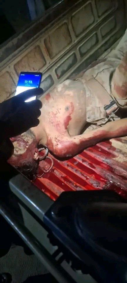spadex_716's tweet image. Many Pictures of dead FC soldiers in custody of #Taliban is making rounds amidst the #Pakistan Afghanistan border clash