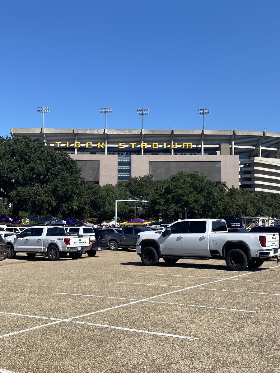 Dirk not Derrick (@dirkrusc) on Twitter photo Baton Rouge, I am in you! Baton Rouge, I am in you!