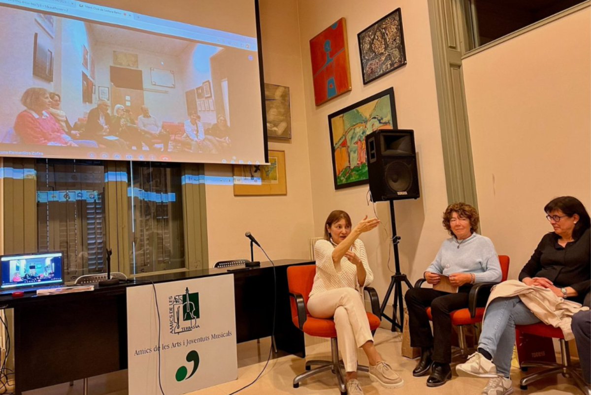 mrocave's tweet image. 📚 Nova entrevista amb Montserrat Espallargas sobre els Debats Literaris, el projecte que vol fer de la lectura una experiència viva i compartida.
Una conversa plena de passió i mirada crítica sobre la literatura.
scur.cat/EKGKPL