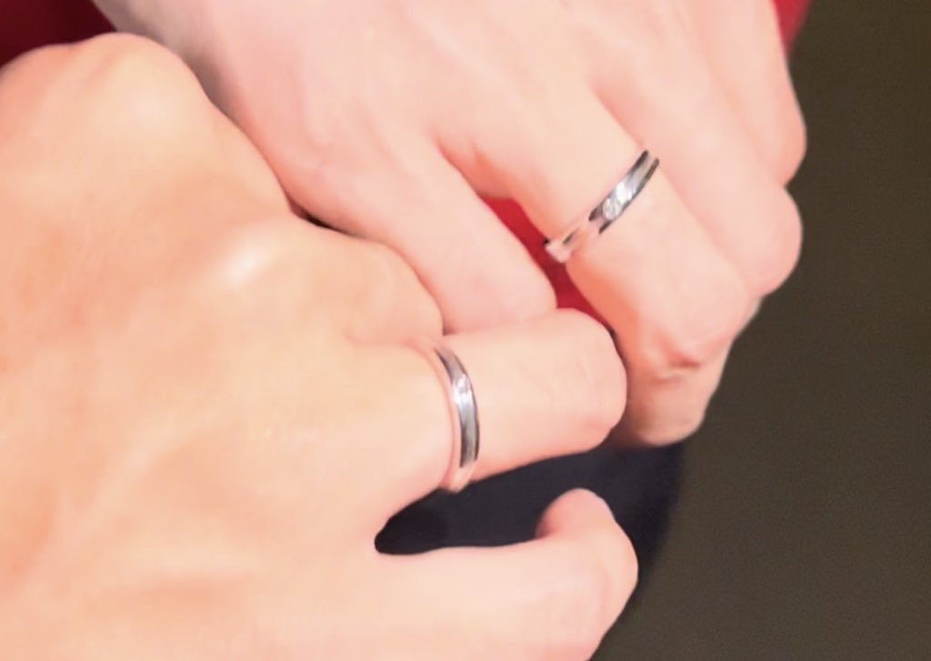 Thanın                                     Daonun
Pheeme                                  Offroada 
verdiği yüzük                         verdiği yüzük
THE WICKED GAME EP3
#เกมรักลวงEP3