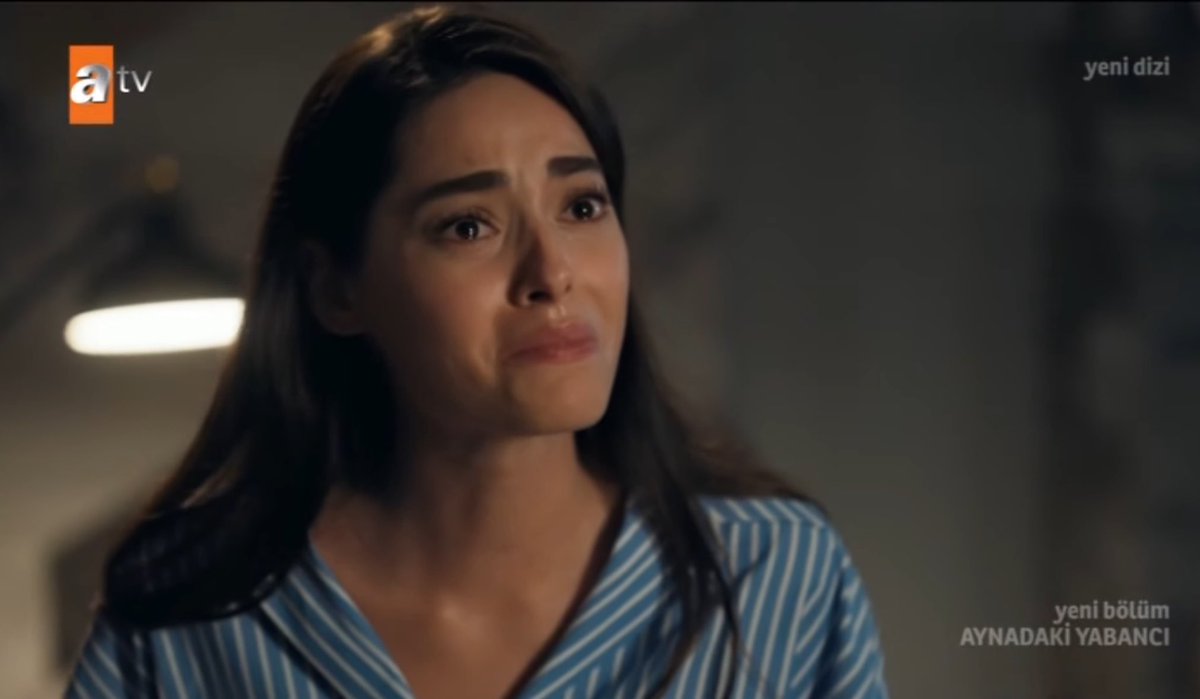 Hem oyunculuğu hem güzelliği görsel şölen yaşatıyor🫰🏻
#aynadakiyabancı #simaybarlas