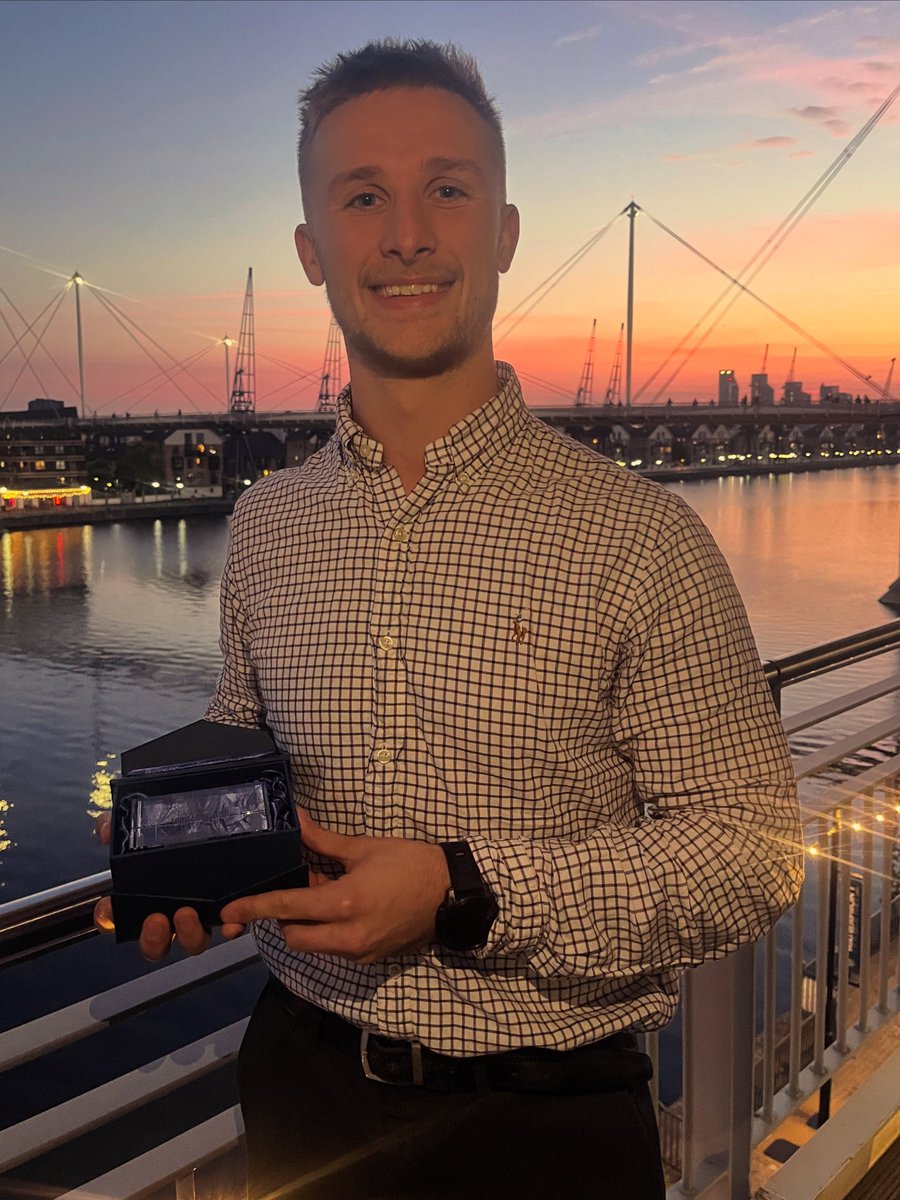 Thrilled to receive the National Portfolio Award at the DYP London 2025 Conference. It was a fantastic event and a real pleasure connecting with so many inspiring people.

@developingyourportfolio