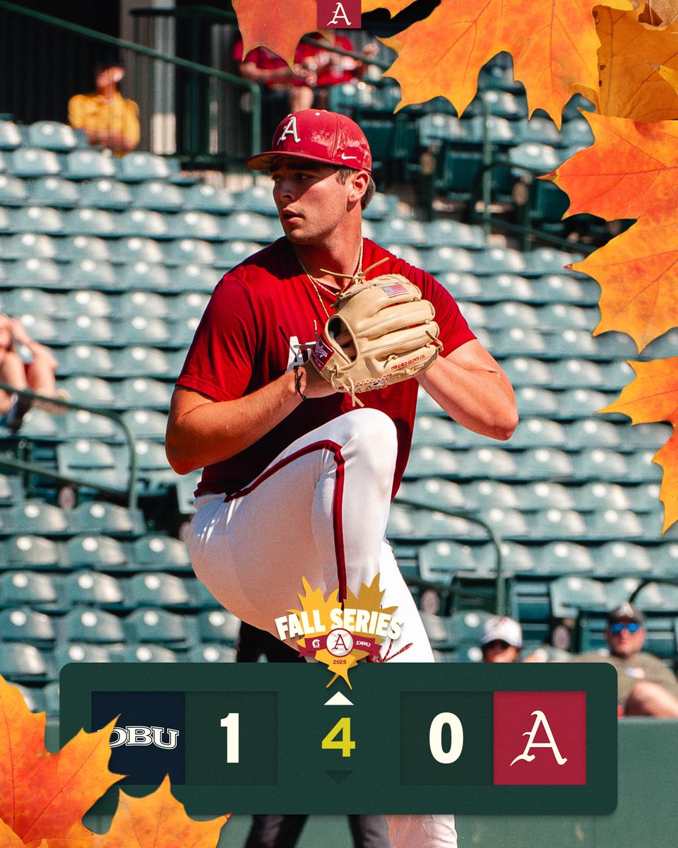 RazorbackBSB's tweet image. Through 3 at Baum-Walker