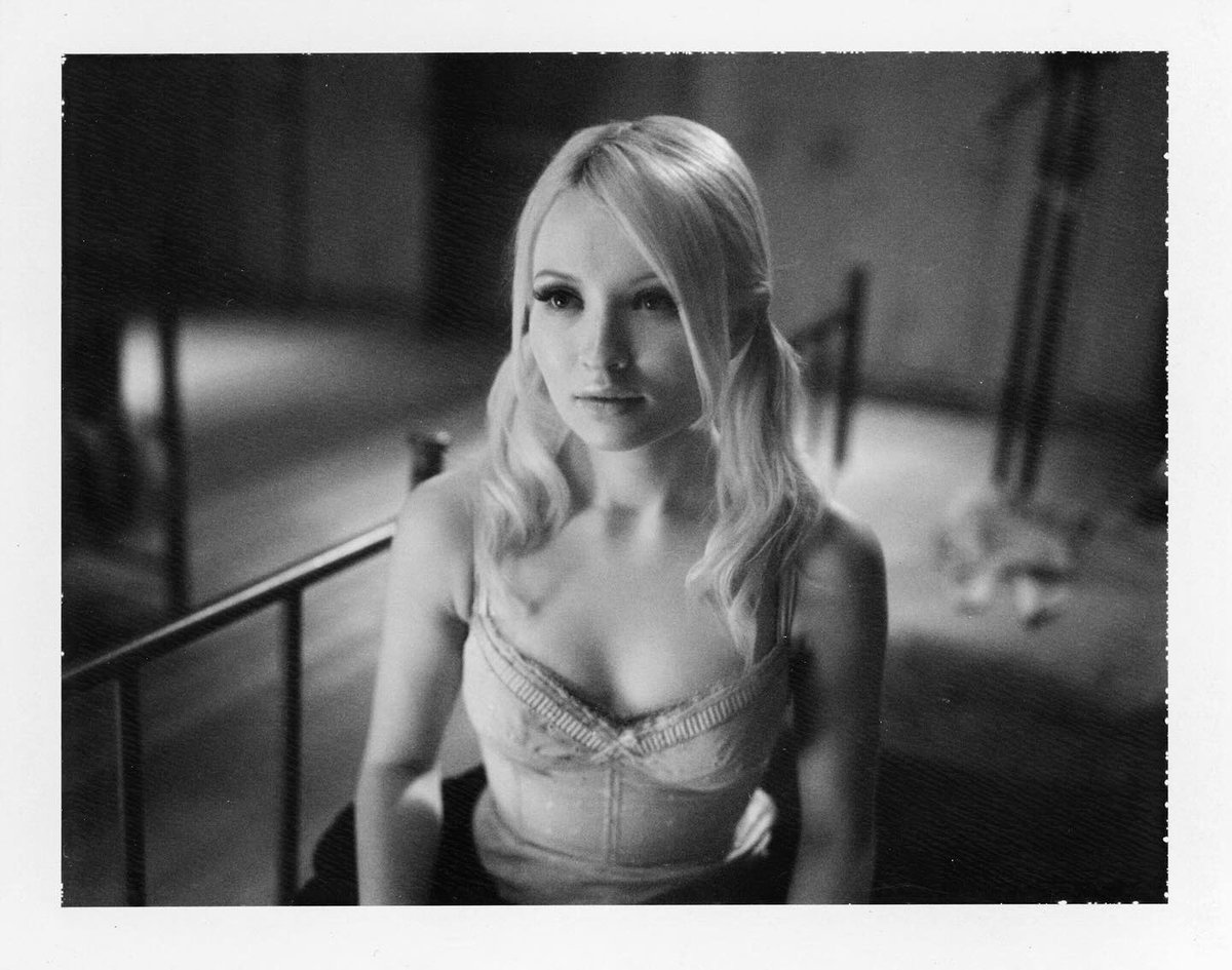 Emily Browning Fan tweet media