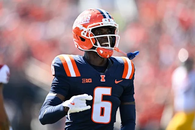 NATIONAL CHA❌PION Barstool Ohio State (@barstoolosu) on Twitter photo Bro thought he stood a chance 😂😂😂💀💀💀💀<a href="/BarstoolILL/">Barstool Illini</a> Bro thought he stood a chance 😂😂😂💀💀💀💀<a href="/BarstoolILL/">Barstool Illini</a>