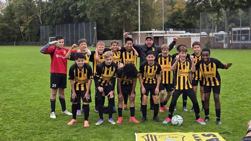 RAS Jo15-1 kampioen! Van harte gefeliciteerd!