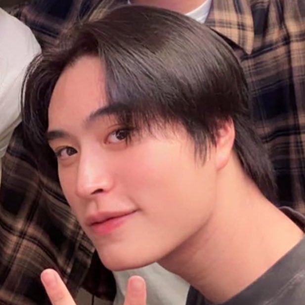 วันเดียวกันตอนดึกเจมย้อมผมกลับ! ตัดผม!
พรุ่งนี้/ช่วงนี้ไปต้องทำอะไรเช่น ถ่าย pilot ????