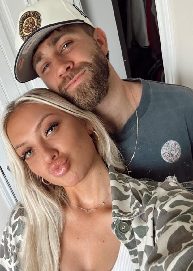 thetatebryan's tweet photo. words can't express how much i love you, lauren. thank you for being here, for being your beautiful self that pulls me out of the darkest corners of my mind. thank you. @laurennaldean https://t.co/o9byC4gImK