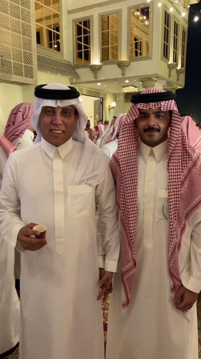 shabeb____1's tweet photo. اطلع مطاليع حر ريشة يرفى
يشهر يفرس بمخلابه وجنحانه

#محمد_بن_شديد 

حنا على العهد والميثاق
ولاناخذ المجد بالسرقه

#محمد_العازمي https://t.co/Y5xay4P7vQ