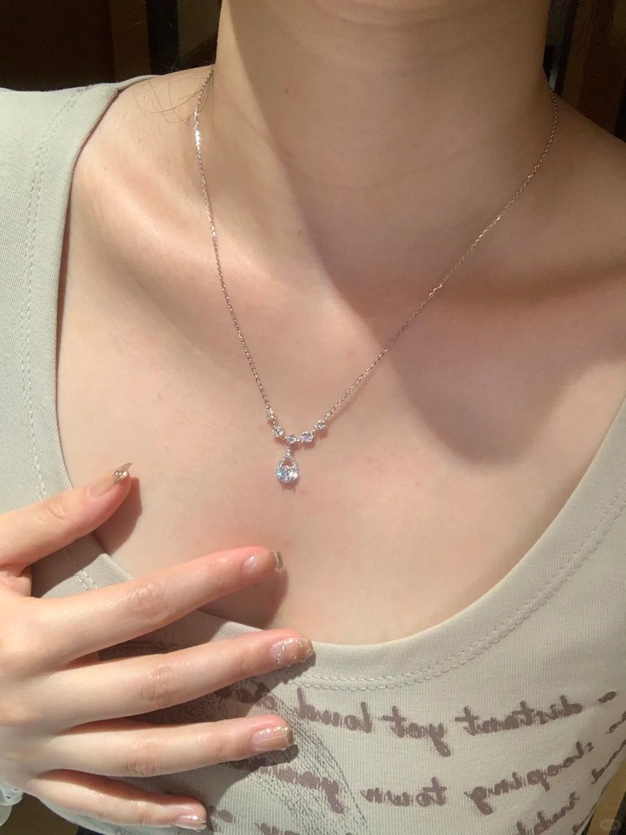 halisumar's tweet image. Small treasure, huge happiness! This necklace just made my day shine brighter ✨😍