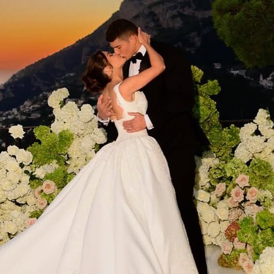 choquei's tweet image. 🚨VEJA: Franciny Ehlke oficialmente casada com seu marido Tony Maleh.