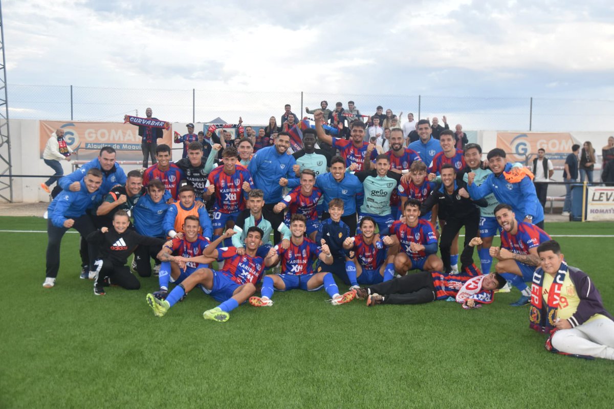 💙❤️🙌❤️💙

🍍🏟 ¡Y lo volvimos a conseguir JUNTOS en el #YeclanoSalermPuenteGenil, ahora a disfrutar del sábado que nos lo merecemos! 🎶🤪

<a href="/PCurvabar/">Peña Curvabar</a> 📸 <a href="/Joseazorinfoto/">Joseazorinfotografo</a>
#GraciasAfición 📢 #NoDudaría