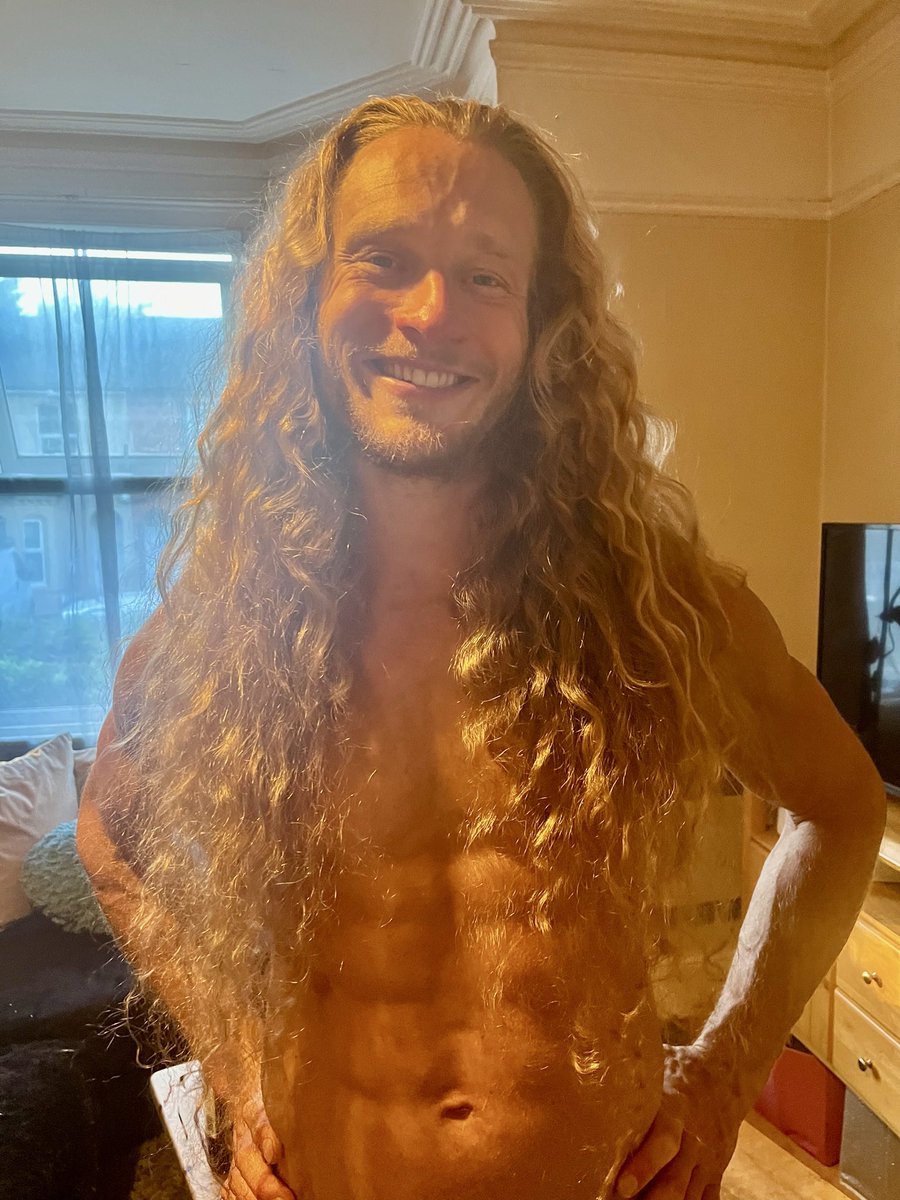 debrakpage's tweet photo. @ChrisRobshaw your hair reminded me of my man’s. @bbcstrictly #Strictly2025 #menshair  #StrictlyComeDancing #Strictly2025 #Strictly #ItTakesTwo #BlondeGoals #GoldenLocks #StrictlyStyle #DancingInGold #HairEnvy #BlondeBombshell #StrictlyHair #nicehair https://t.co/dMrhUSZ5iE