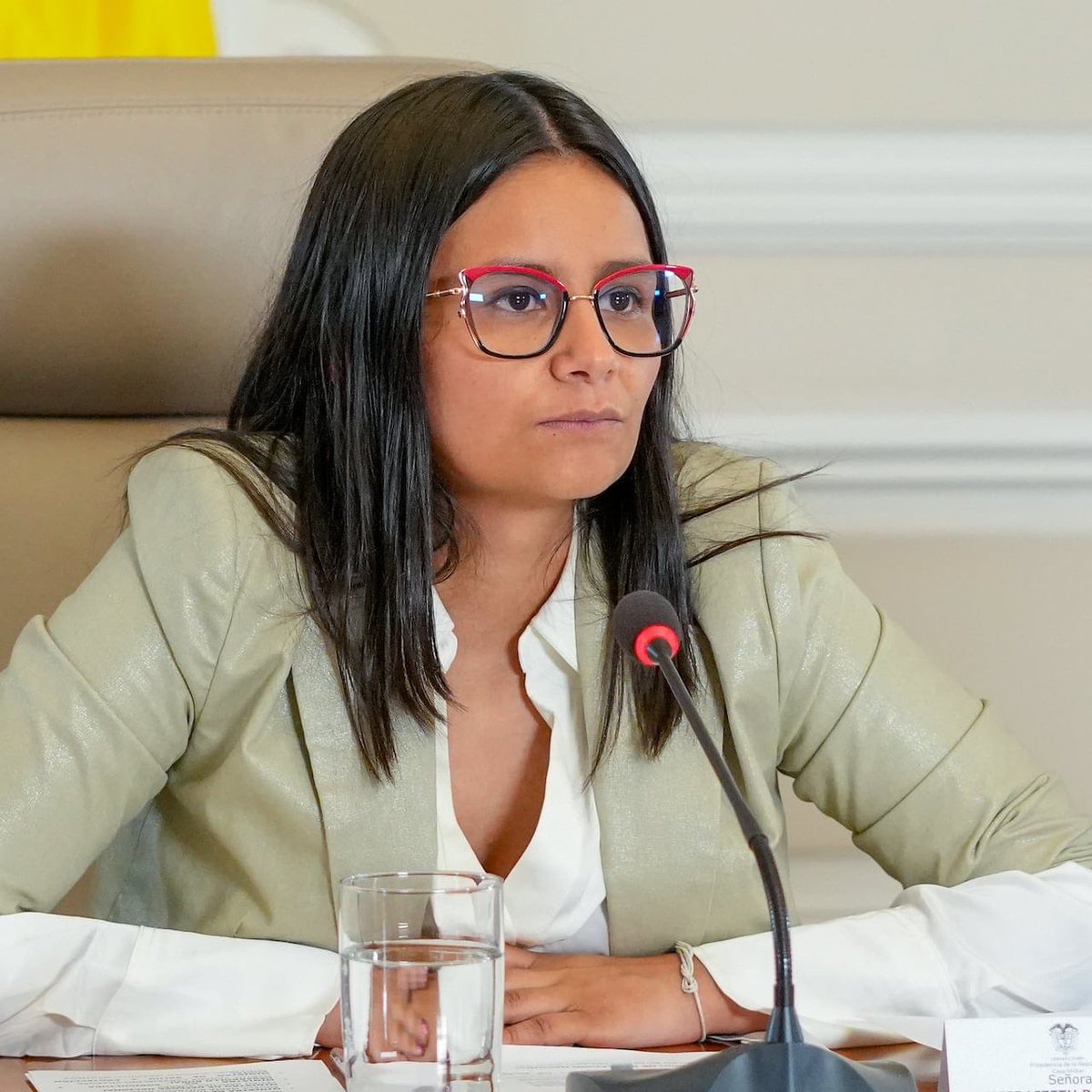La directora del <a href="/DapreCol/">DAPRE</a> (Angie Rodríguez) representa esa nueva generación de la política de las bases, que reclama oportunidades frente a unas élites excluyentes.

Todo un acierto del presidente <a href="/petrogustavo/">Gustavo Petro</a> darle oportunidades a quienes han sido marginados, pero que, con