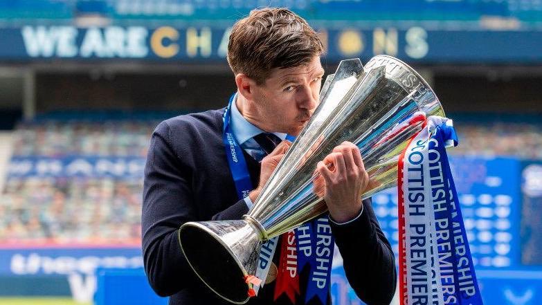 JacobsBen's tweet image. 🚨 Breaking: Steven Gerrard has decided to withdraw from contention for the Rangers role.

Gerrard has decided the timing wasn’t quite right to return and has now removed himself from the process.

Conversations were positive, and a full agreement was almost reached.

Understand…