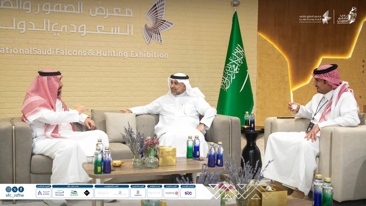 SFC_ISFHE's tweet image. 📸 | جانب من زيارة معالي وزير الصحة @SaudiMOH فهد الجلاجل 
لـ #معرض_الصقور_والصيد_السعودي_الدولي 2025

#عالم_يشبهك