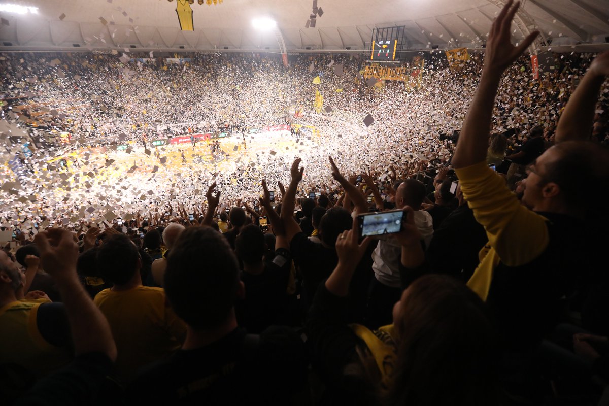 Σαλούγκα, μπάσκετ σίτι.
Στον αιώνα τον άπαντα.