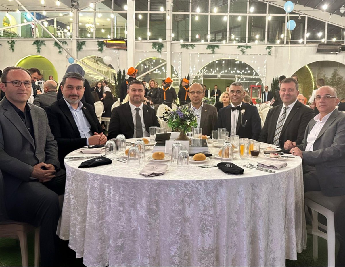 📌 Bursa Milletvekilimiz Mustafa Yavuz ve İl Başkan Yardımcımız Kemal Ermiş ile birlikte, Paşader Başkanı Murat Tunçel ve kıymetli eşi Esra Tunçel’in oğulları Affan Ata’nın sünnet cemiyetine katılarak sevinçlerine ortak olduk.
<a href="/MutluTurgutt/">Mutlu Turgut</a>