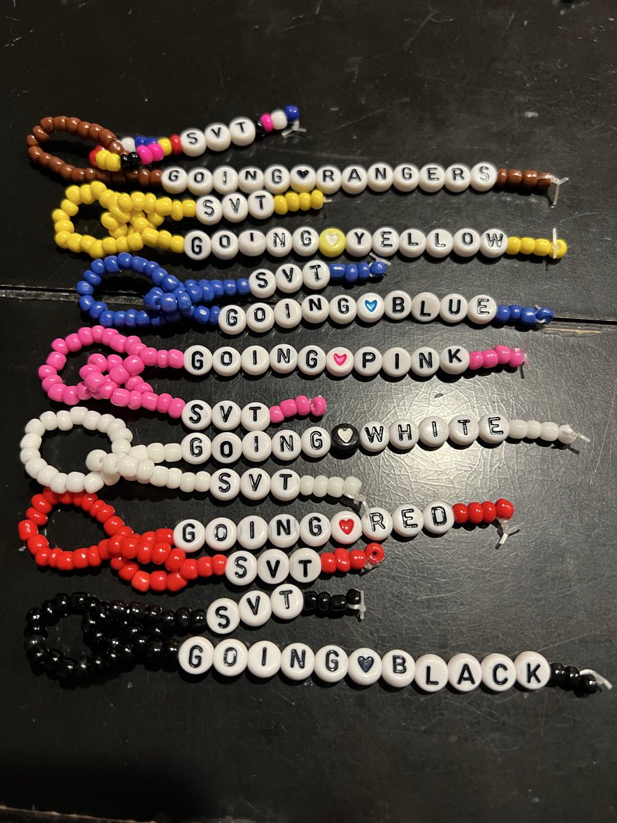 lilacmoth13's tweet photo. Made freebies for #seventeen_new_in_tacoma for the first time! #goingrangers #SEVENTEEN #gose #opencloselock #oneplusone https://t.co/QdtEqM2Ea7