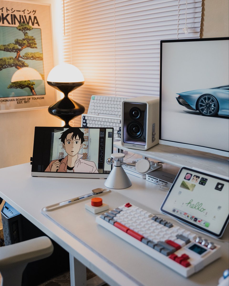 techjee_'s tweet image. Saturday chill in my studio🏡🖥️ 

#desksetup #setup #mechanicalkeyboard  #縦構図で切り取る私だけの空間