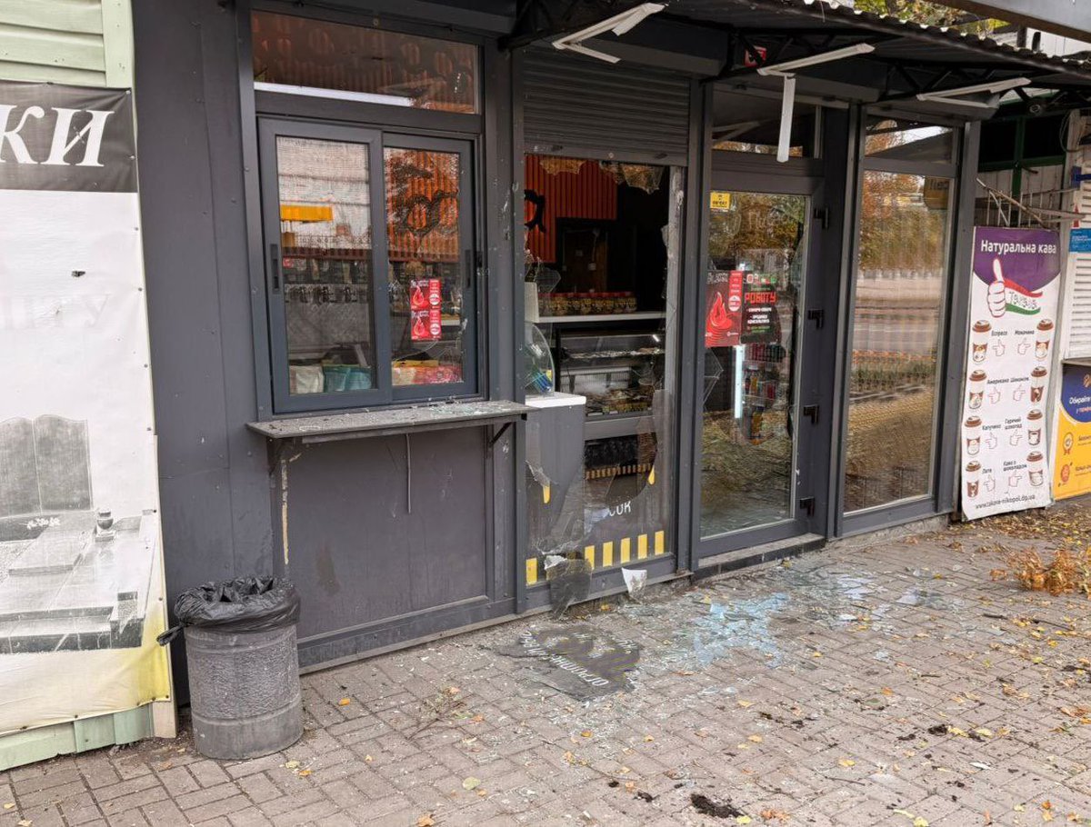 Nikopolgram's tweet image. russians shelled the district with artillery and attacked with FPV drones.

In Nikopol, a 23-year-old woman was killed in an FPV drone attack. 

Two more people — a 62-year-old man and a 37-year-old woman — were injured and are receiving outpatient care.