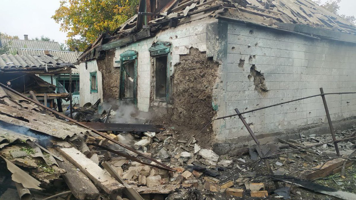 Nikopolgram's tweet image. russians shelled the district with artillery and attacked with FPV drones.

In Nikopol, a 23-year-old woman was killed in an FPV drone attack. 

Two more people — a 62-year-old man and a 37-year-old woman — were injured and are receiving outpatient care.