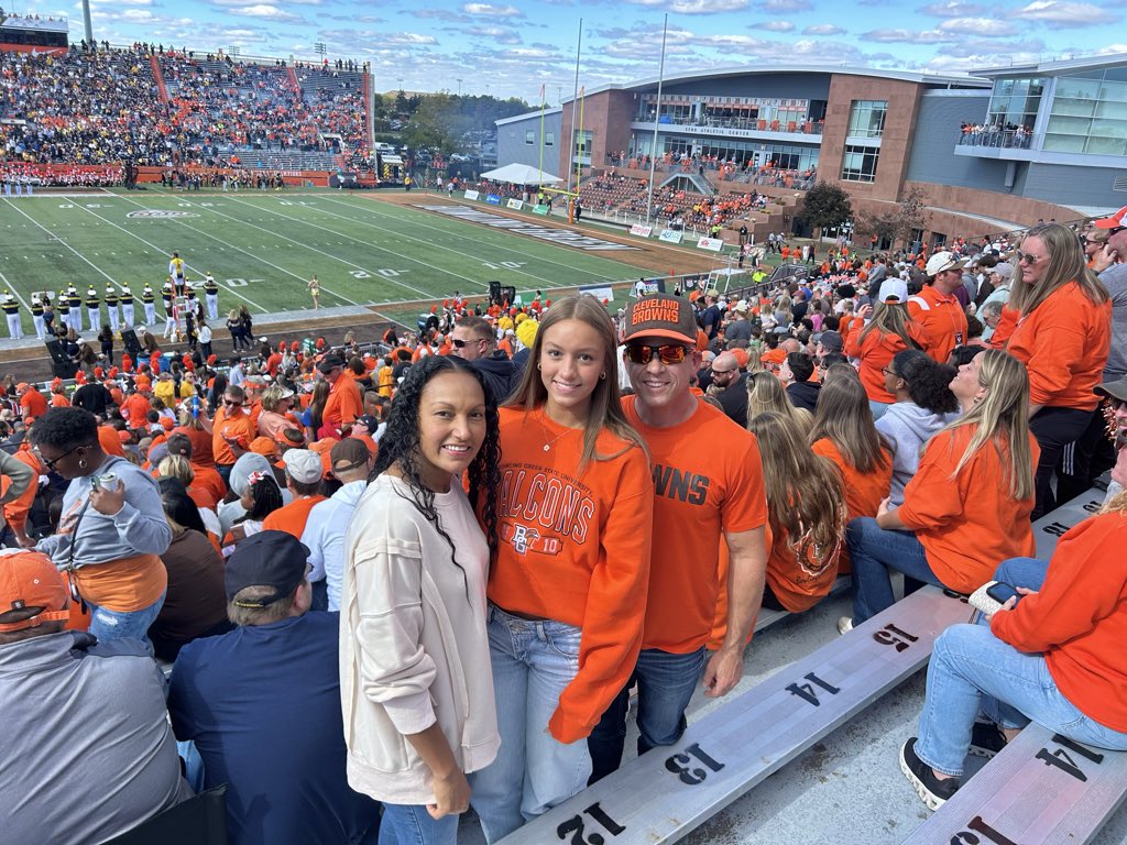 ZRoberts2026's tweet image. Had an amazing official visit at Bowling Green State University. Thank you to Coach Reggie for making it such a great visit!! Really liking the orange and brown!
@BGSUXCTF 
@BHSGoBigBlue 
#TrackandField