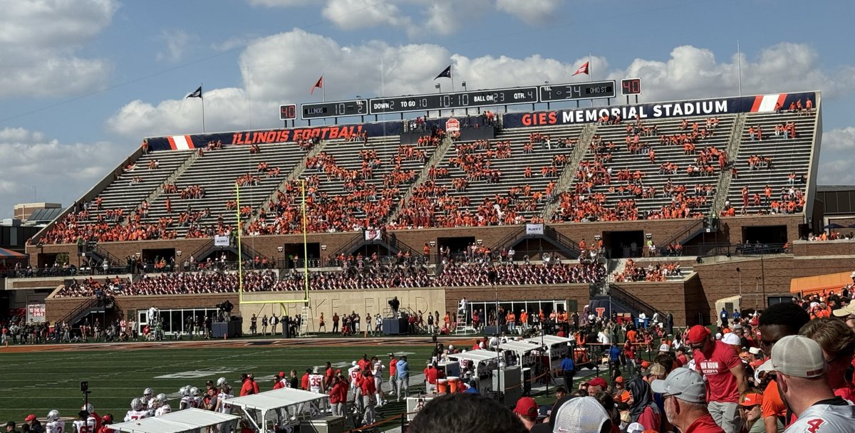 Student Section to start the 4th quarter in “the biggest Illinois home game in over 100 years”